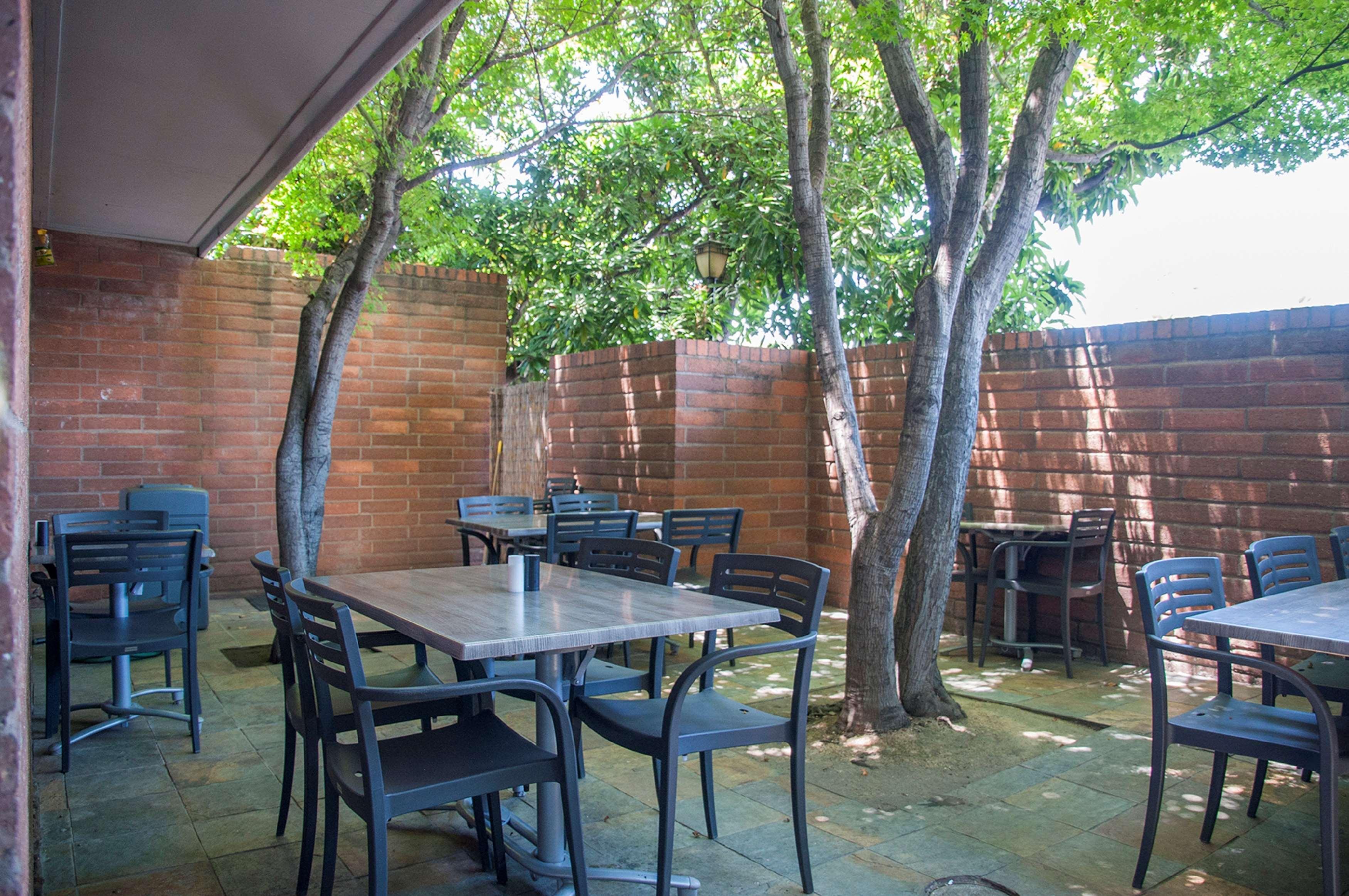 Best Western Village Inn Fresno Exterior photo