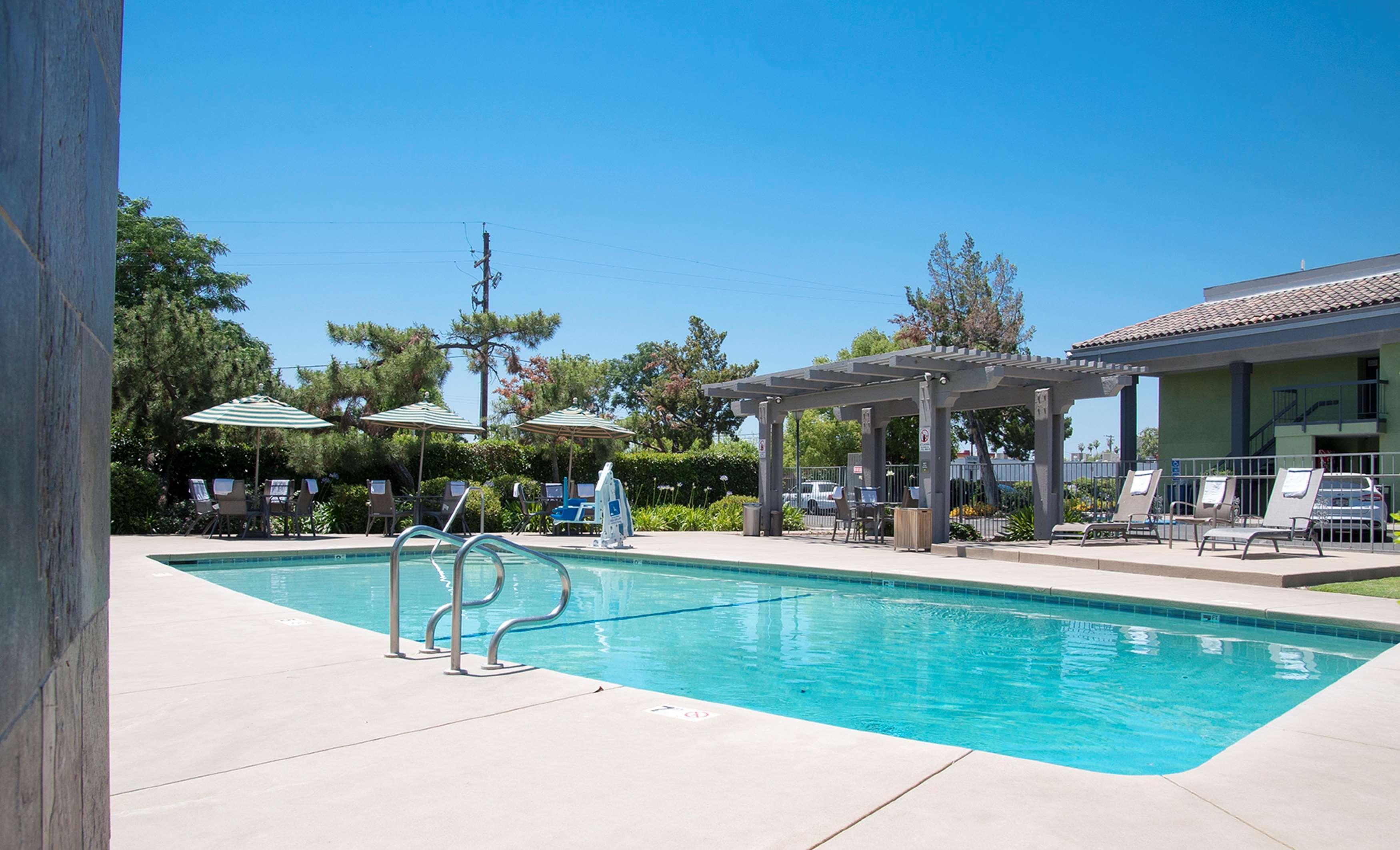 Best Western Village Inn Fresno Exterior photo