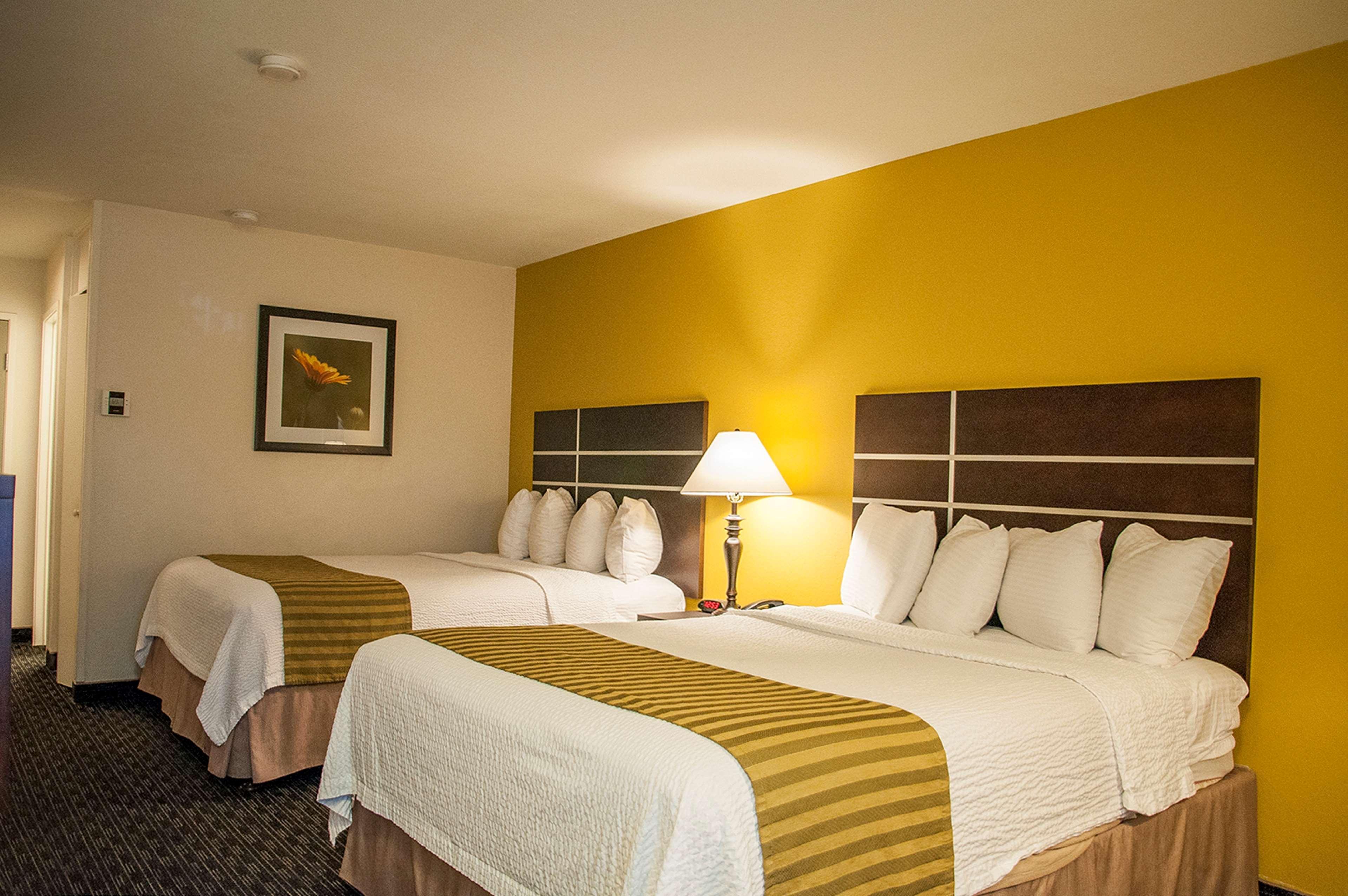 Best Western Village Inn Fresno Exterior photo